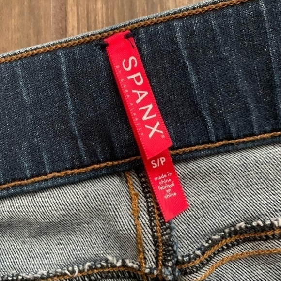 SPANX Distressed High Waisted Ankle Skinny Jeans in Medium Wash Sz S - Picture 6 of 6
